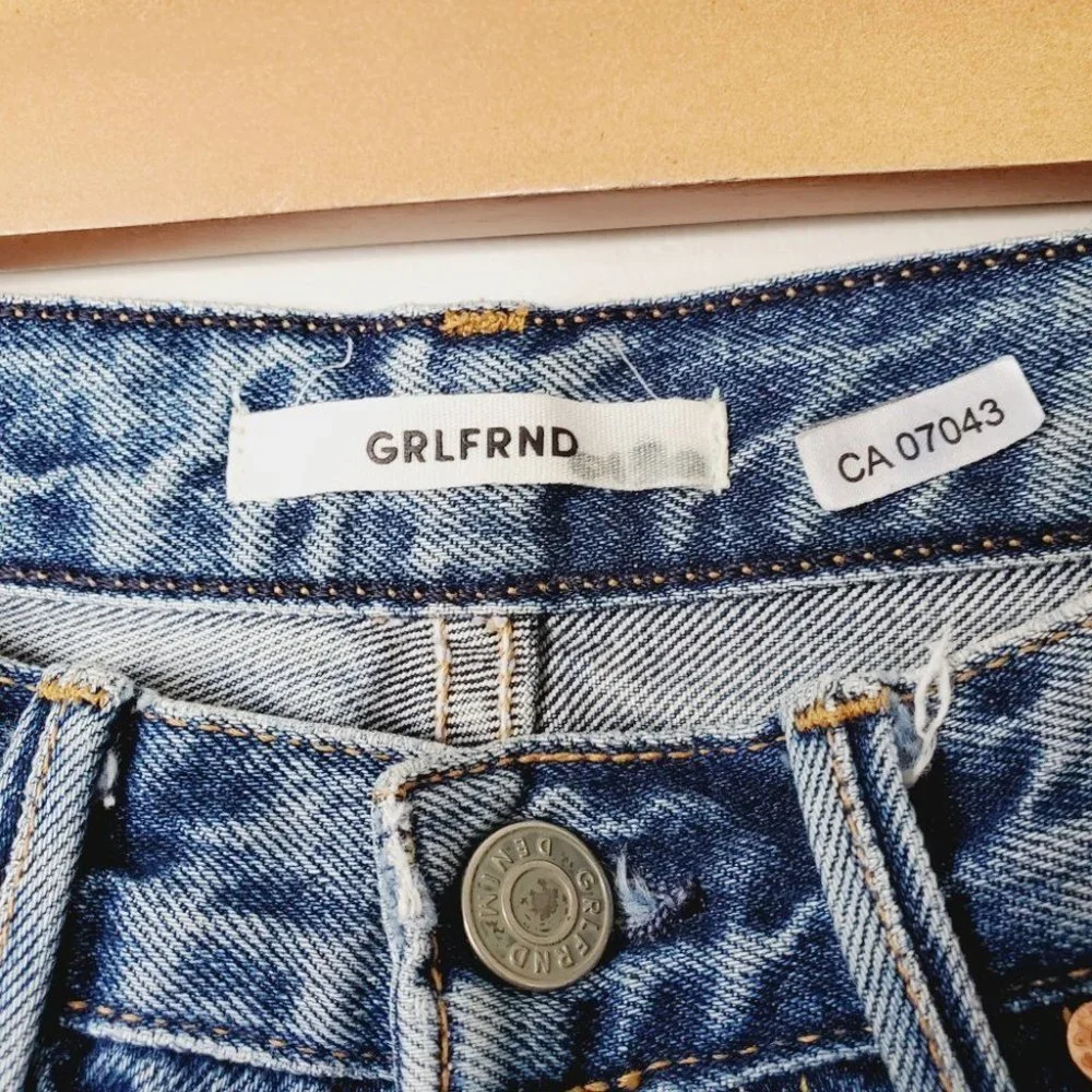 Grlfrnd Jeans Karolina Mom  High Rise Distressed Rigid Denim Blue 26 - Picture 8 of 14